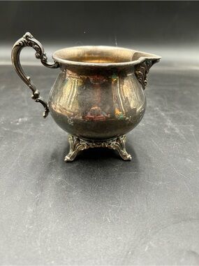 Vintage WM Rogers Silver plate Creamer Pitcher - Elegant Serving Accent